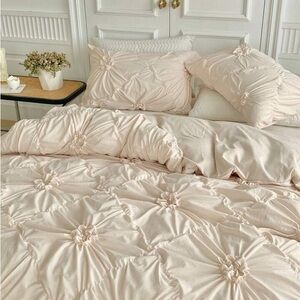Elegant Cream Full/Queen Duvet Set